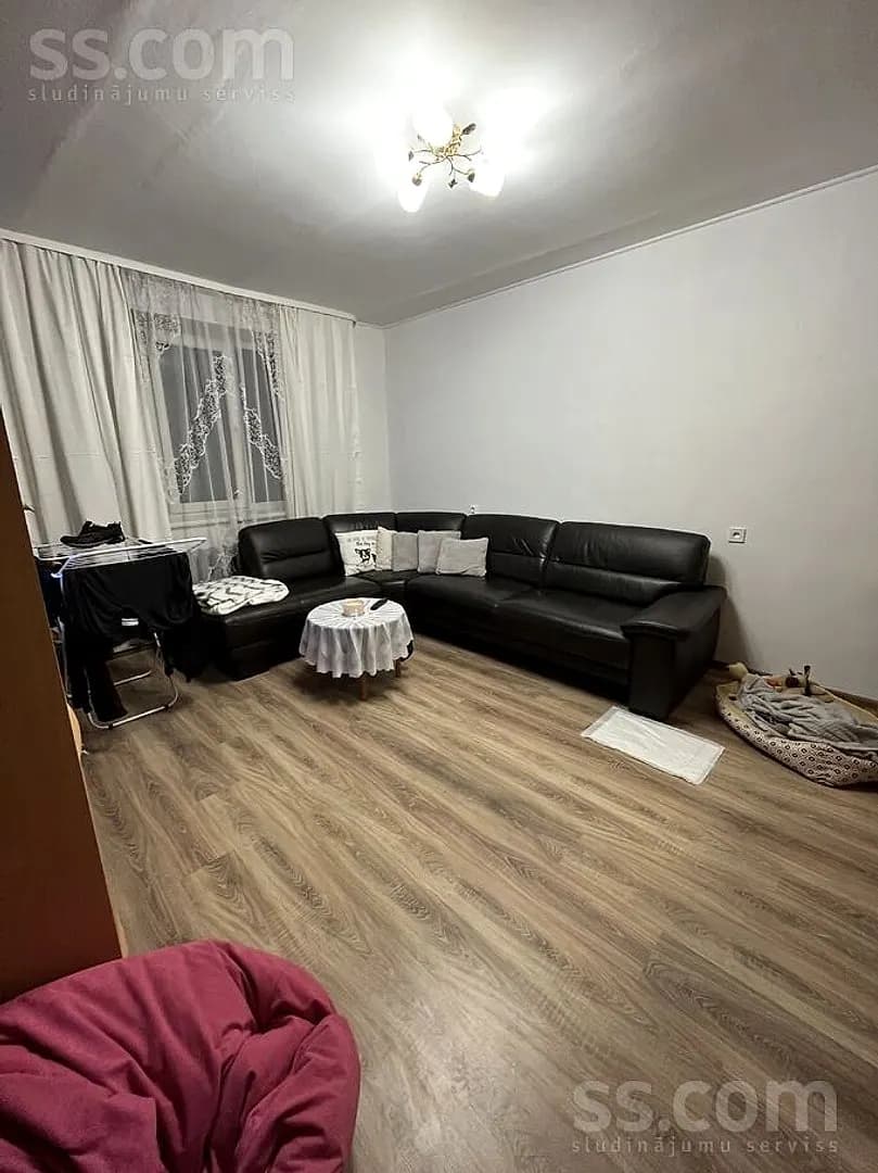 Divistabu dzīvoklis — 1 5