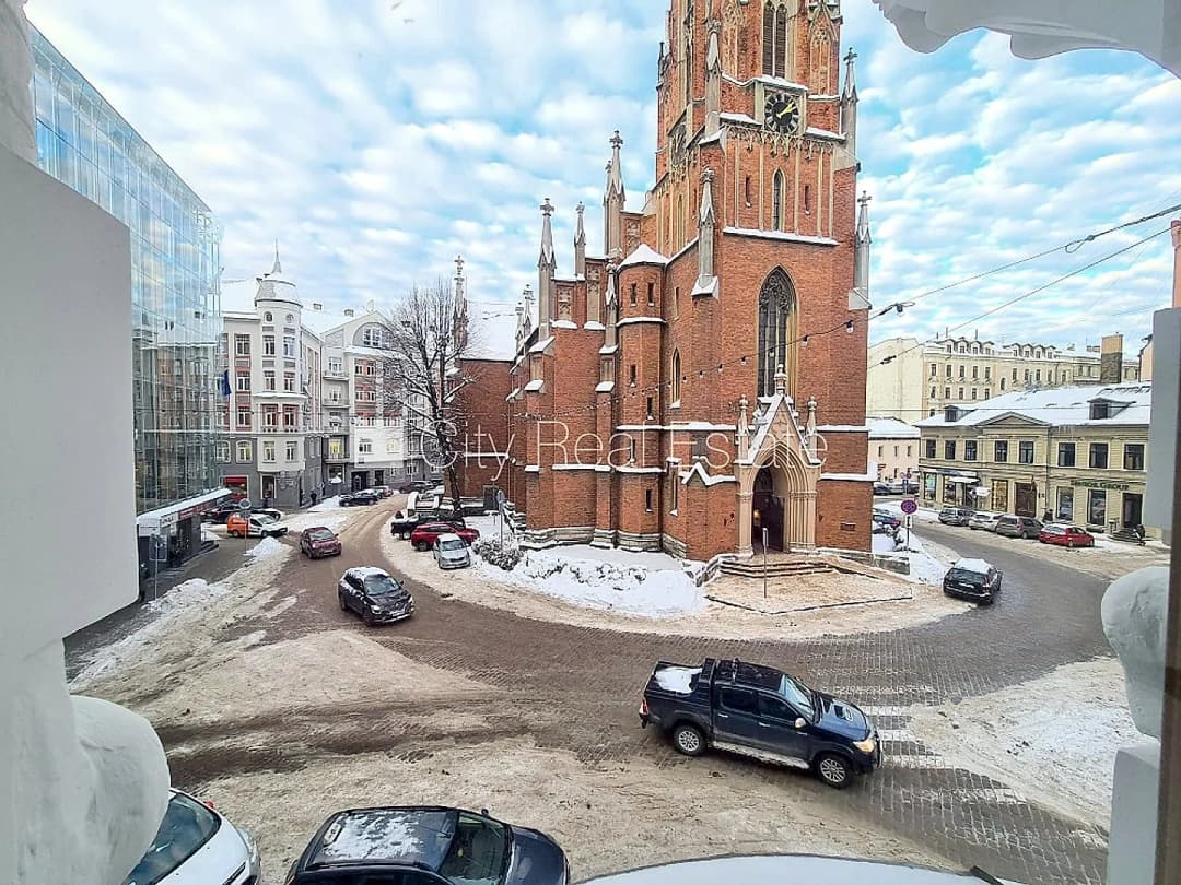 Projekts - Ģertrūdes 10, fasādes māja, renovēta māja, ieeja no ielas, ir lifts, kāpņu telpa — bilde 4