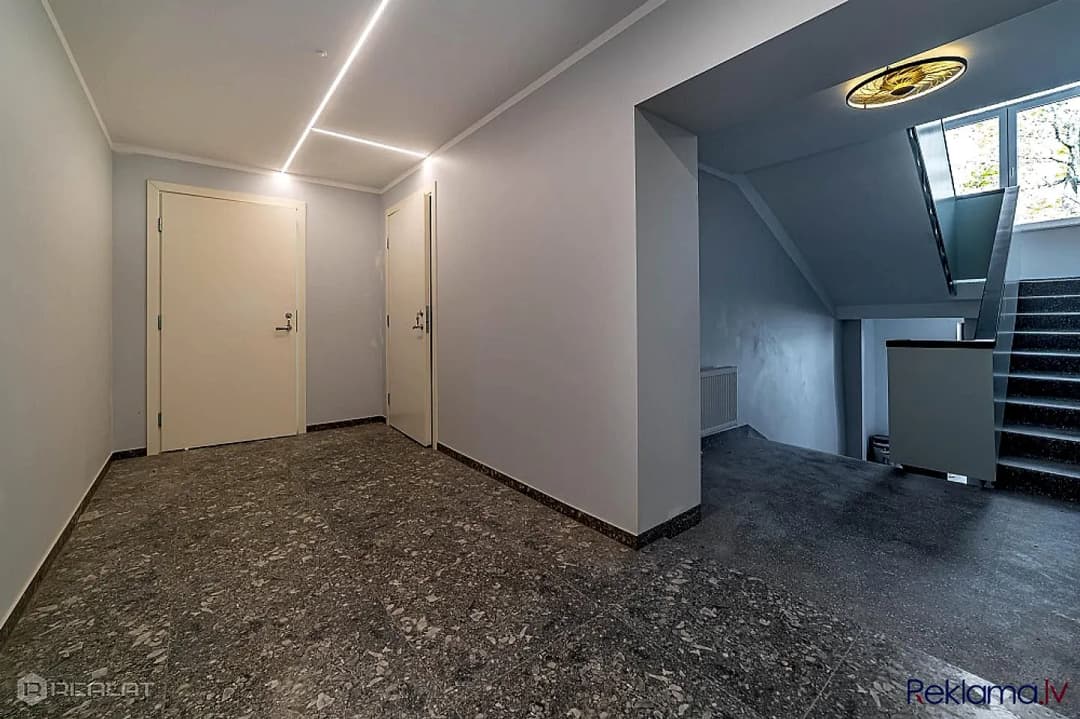 Izīrē gaišas un viegli pieejamas darba telpas biznesa centra ēkā, stratēģiski izdevīgā — bilde 2
