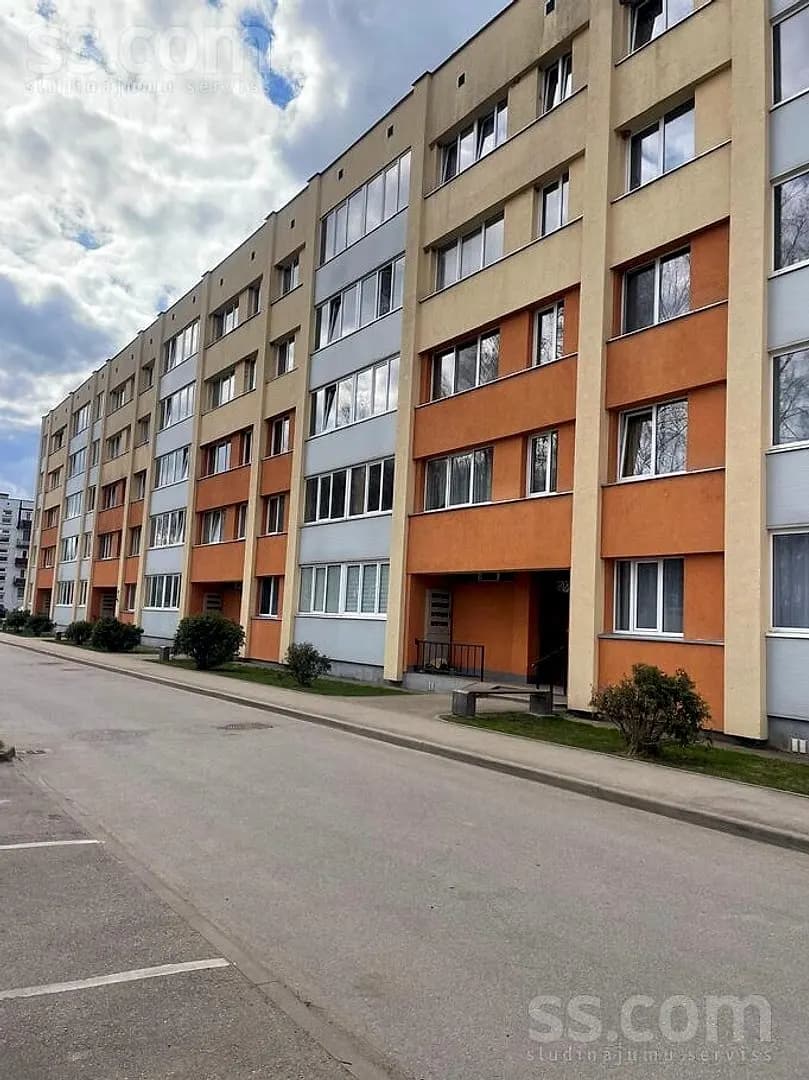 Divistabu dzīvoklis — Lociki, vienības iela 8