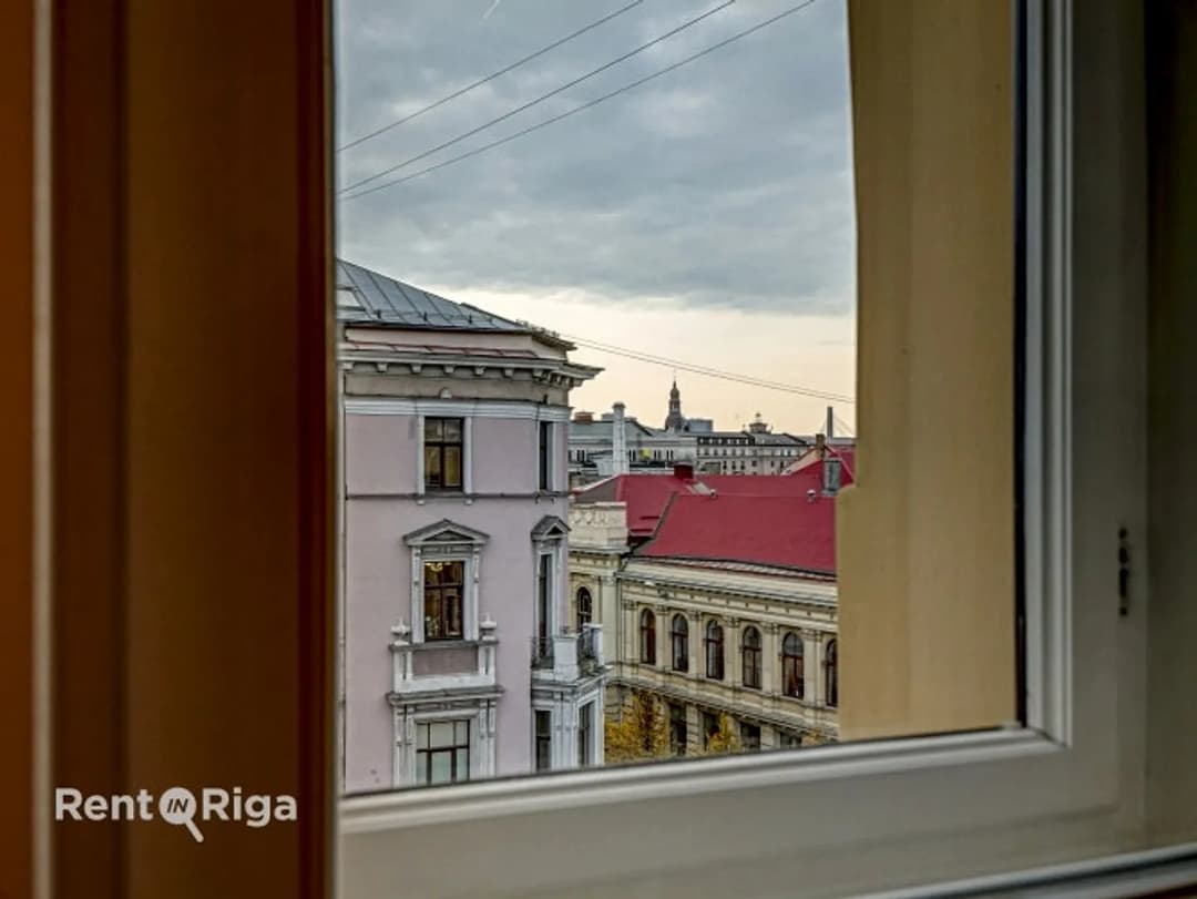Ekskluzīvs 4-istabu mansarda dzīvoklis Rīgas centrā! Piedāvājumā dzīvokļi ar pilnu — bilde 3