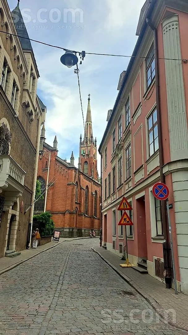 Trīsistabu dzīvoklis — Pils 9