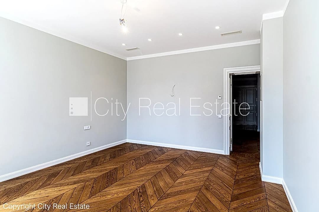 Trīsistabu dzīvoklis — Elizabetes iela 18 — vēl bildes