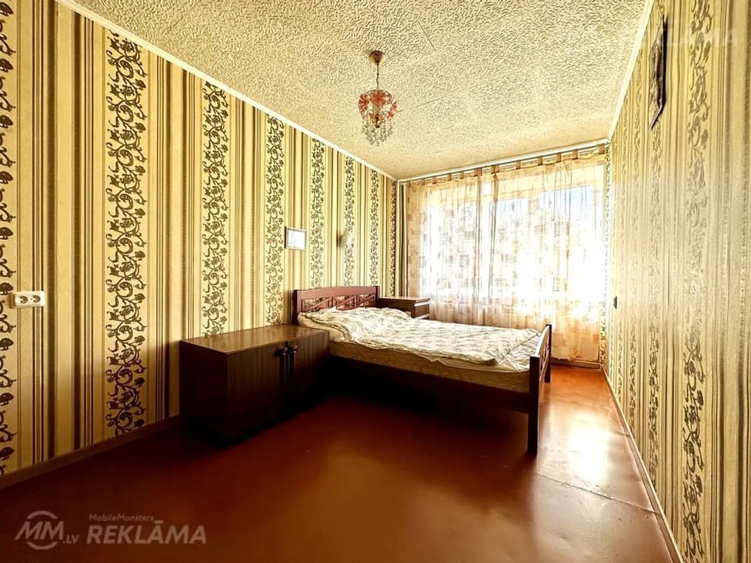 Pārdodas 2-istabu dzīvoklis Jūrmalā Slokas rajona , Dzirnavu iela 39A. — vēl bildes