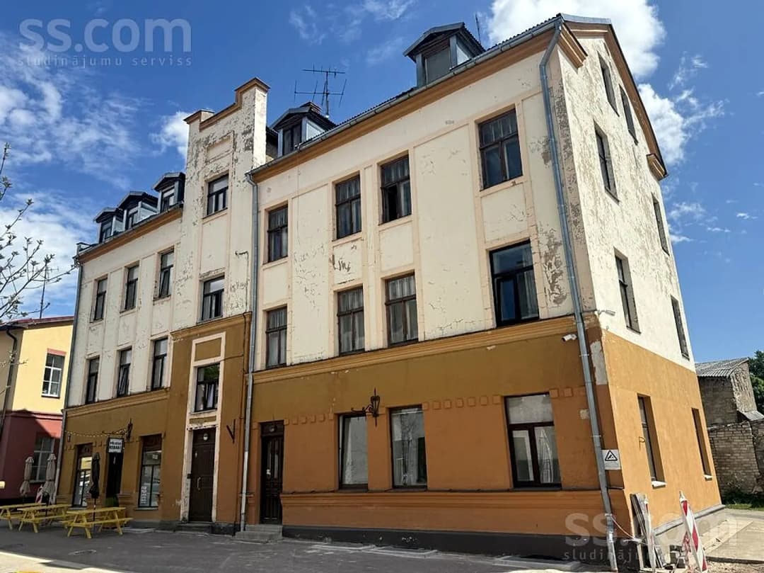 Divistabu dzīvoklis — Krišjāņa Valdemāra 3