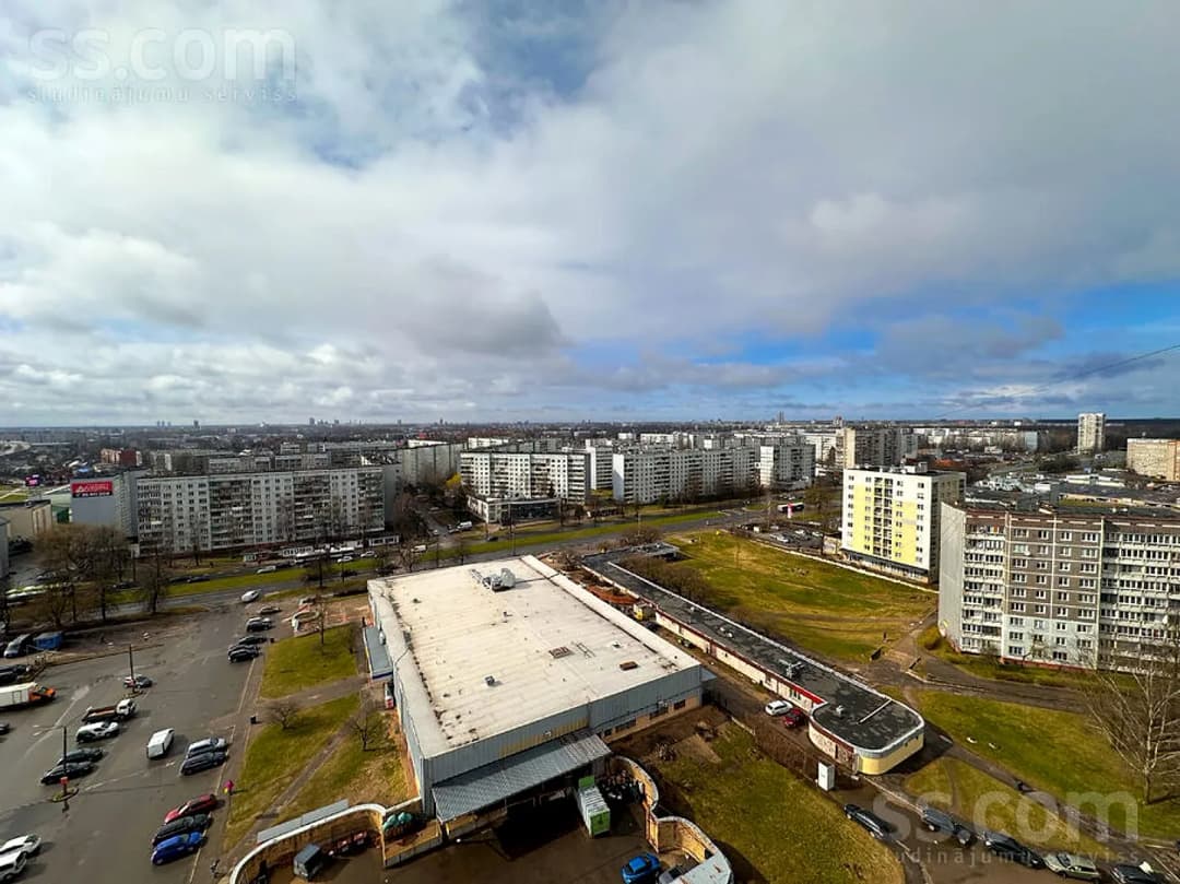 Trīsistabu dzīvoklis — J. Vācieša 2c — vēl bildes