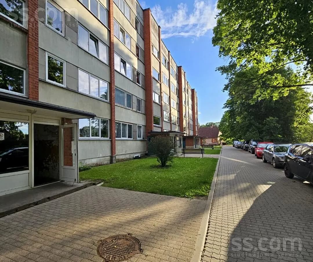 Divistabu dzīvoklis — Skrundas 18