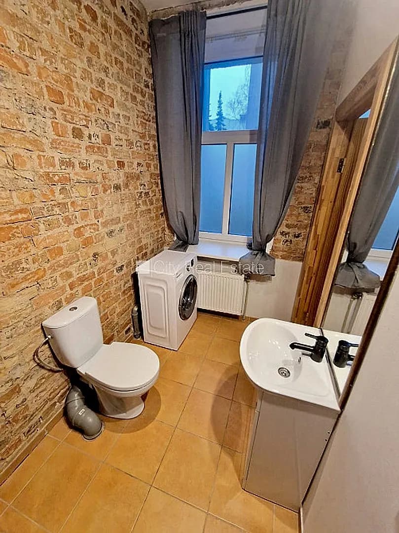 Vienistabas dzīvoklis — Krišjāņa Barona iela 109 — vēl bildes