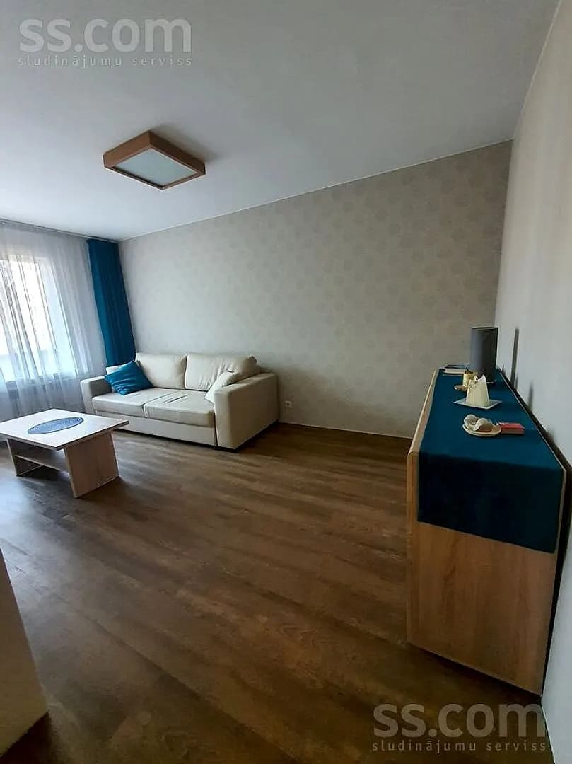 Divistabu dzīvoklis — Rūpniecības 25 — vēl bildes
