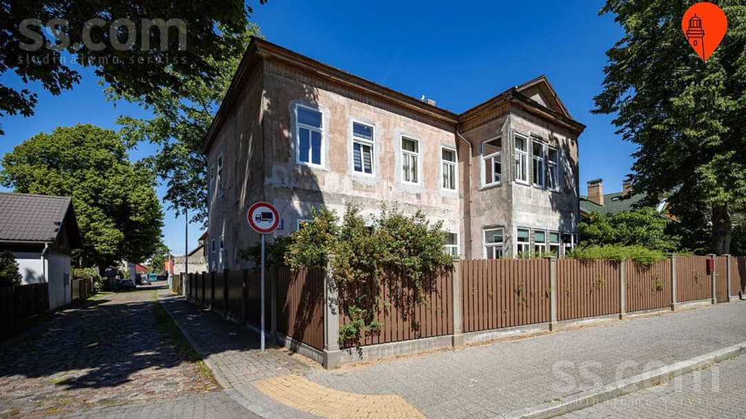 4 istabu dzīvoklis — Kroņa 18