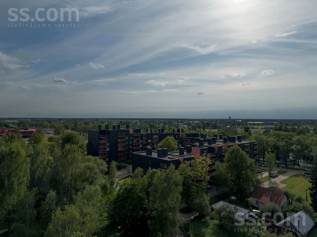 5 istabu dzīvoklis — Īslīces 14 — vēl bildes