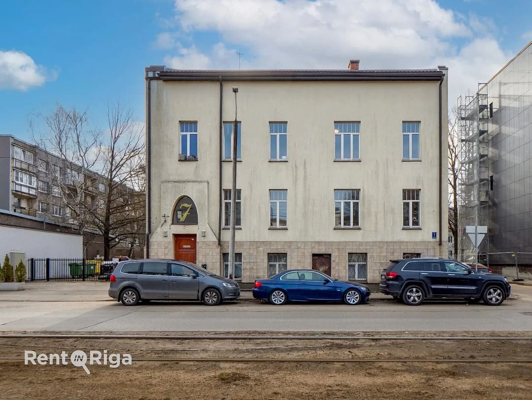 Ropažu 7, Teika