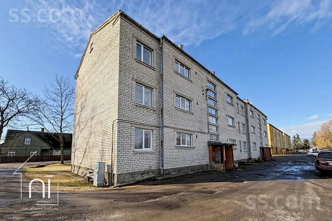 Divistabu dzīvoklis — Krišjāņa Barona iela 9