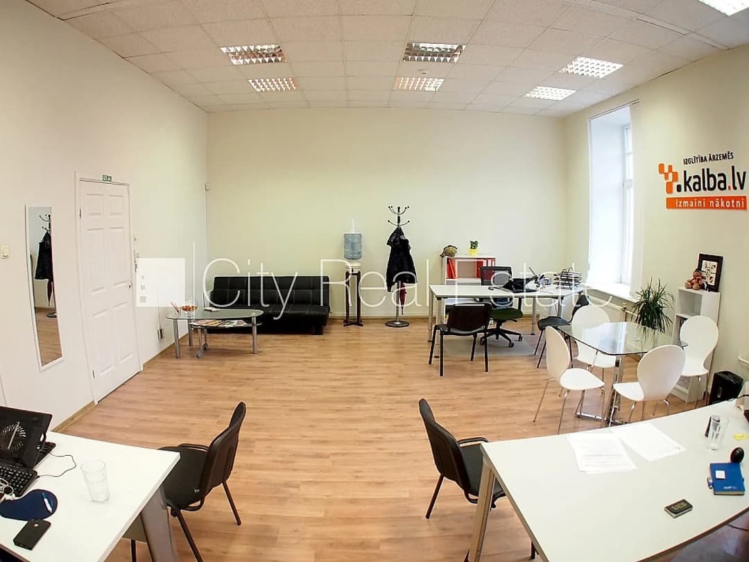 Fasādes māja, renovēta māja, viena kvadrātmetra apsaimniekošanas maksa mēnesī 1,5 EUR, — bilde 4