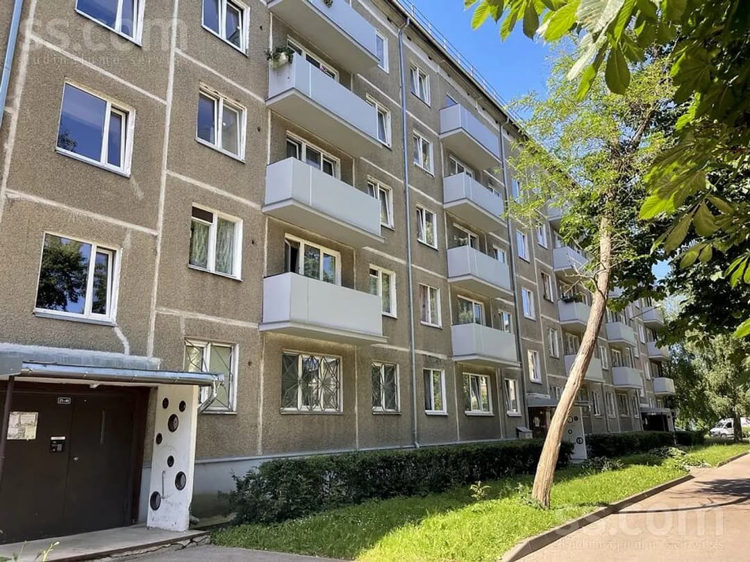 Trīsistabu dzīvoklis — Latgales 258/7