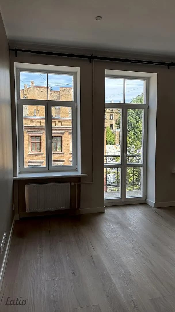 Trīsistabu dzīvoklis — Stabu iela, Rīga (Centrs)