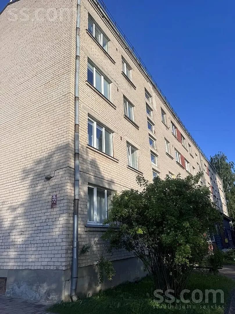 Divistabu dzīvoklis — Raiņa iela 72 — bilde 2