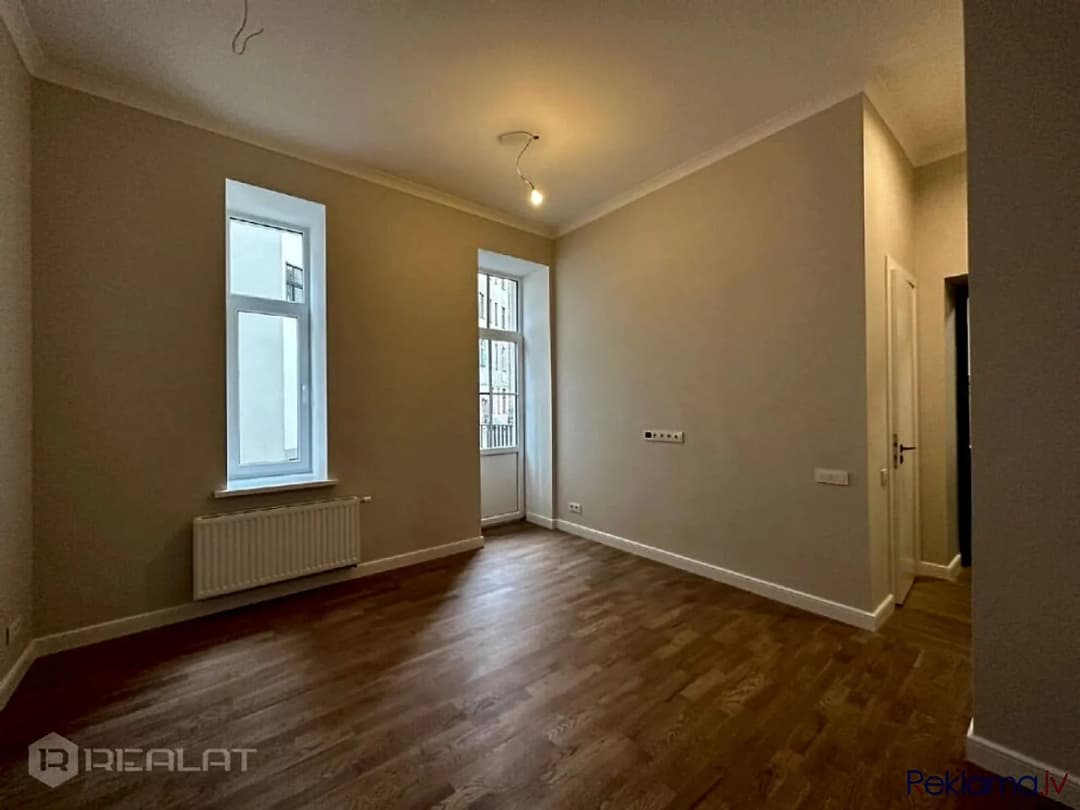 Attīstītājs piedāvā 2-istabu dzīvokli pilnībā renovētā mājā Rīgas centrā. Cena — bilde 4