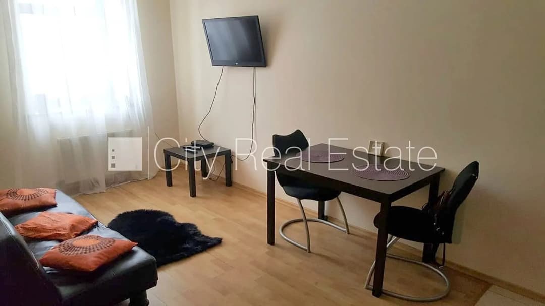 Divistabu dzīvoklis — Katoļu iela 9, Jelgavas novads