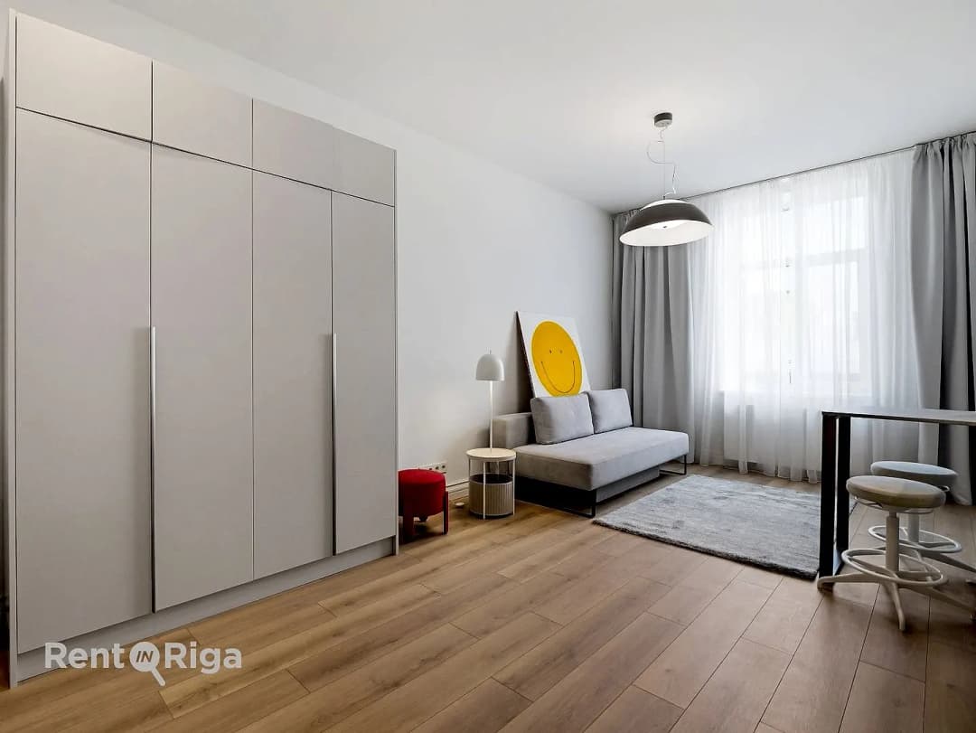 Lāčplēša 36, Centrs — vēl bildes