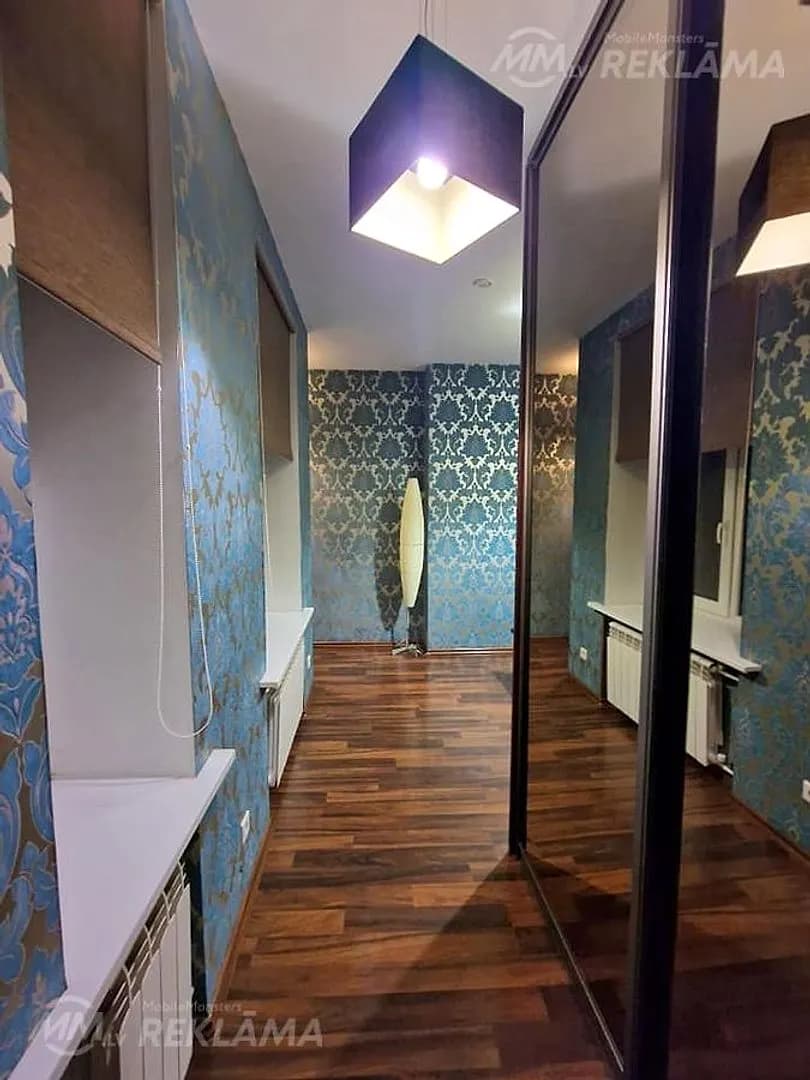 Izīrē 2 istabu 40 m2 dzīvokli pašā centrā renovētā namā A.Čaka ielā 33 — vēl bildes