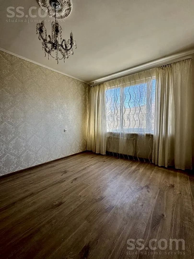 Trīsistabu dzīvoklis — Nīcgales 18