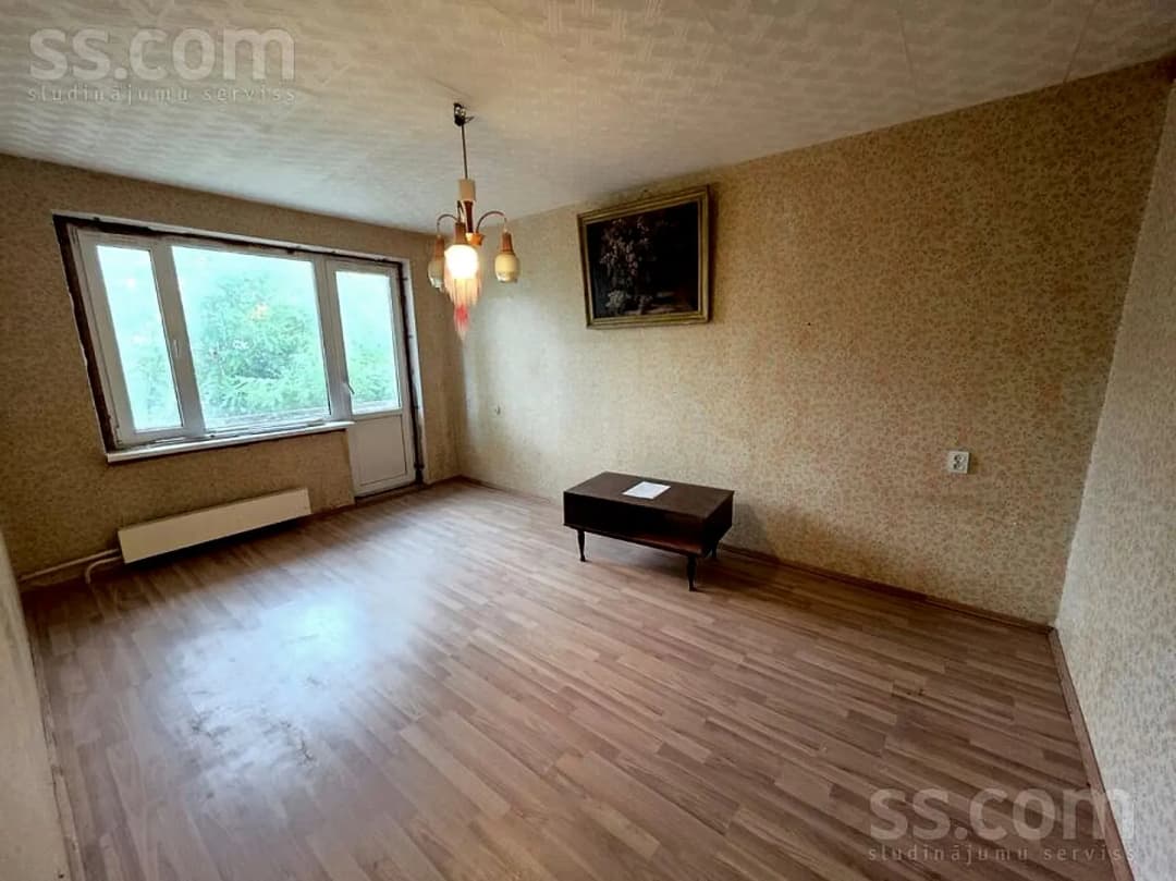 Trīsistabu dzīvoklis — Kurzemes pr. 108
