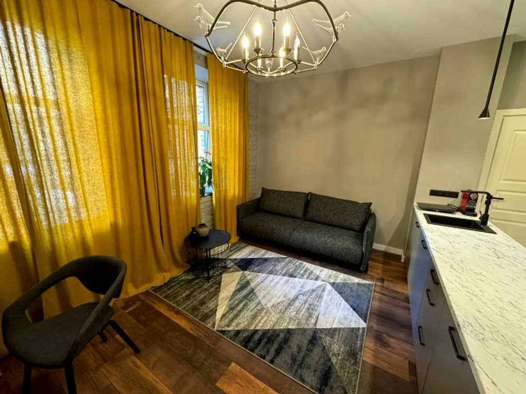 Mājīgs studio tipa dzīvoklis Rīgas centrā! Dzivoklis veidots pec individuala planojuma ar — bilde 3