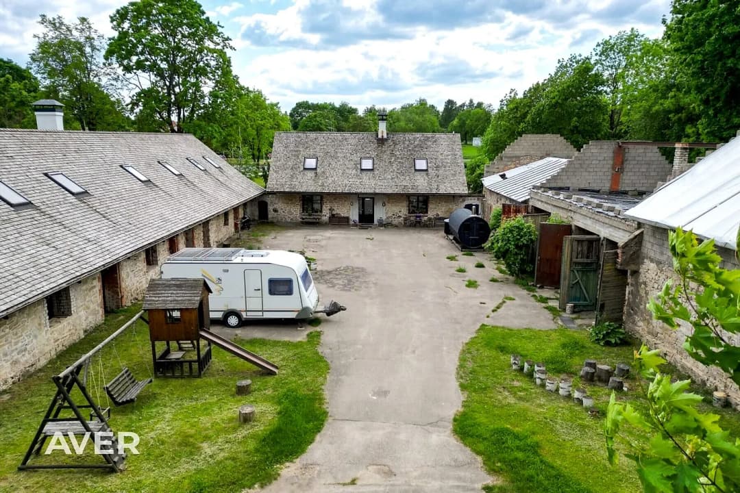 3-ist. Māja, 100㎡ - Cēsu novads, Cēsis