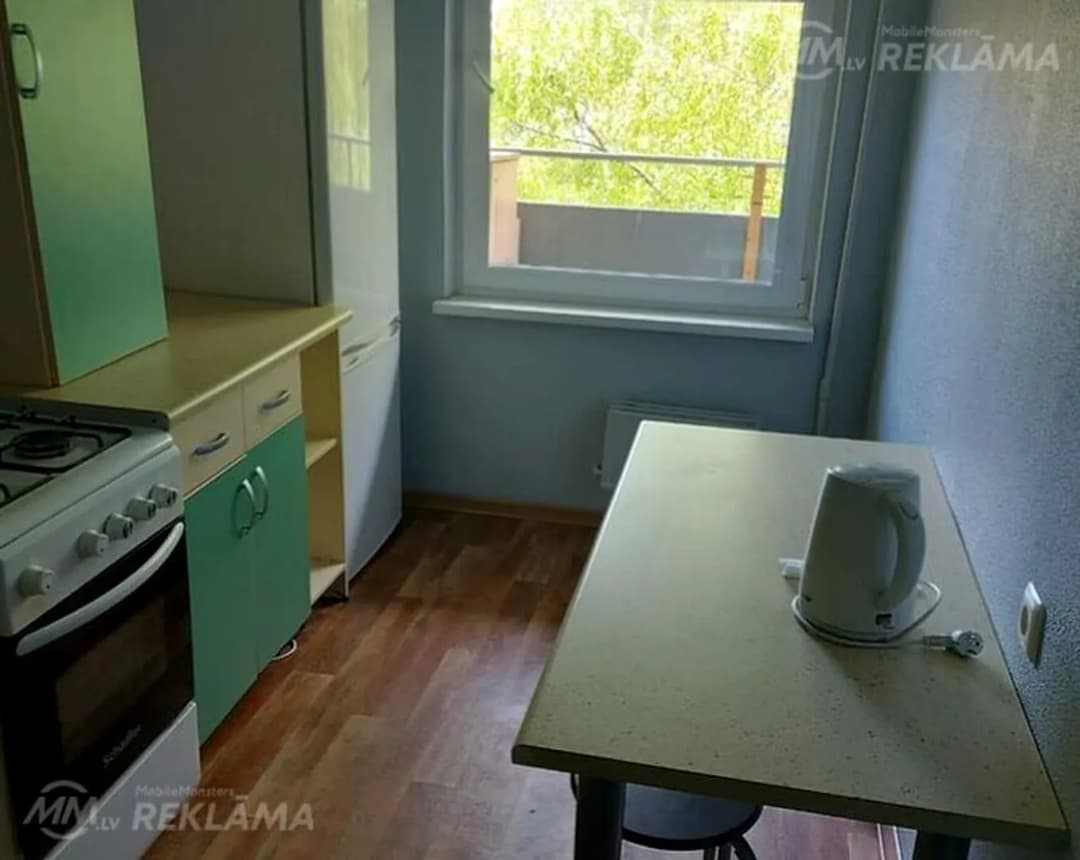 Izīrē vienistabas dzīvoklis Rīgā, Pļavniekos — vēl bildes