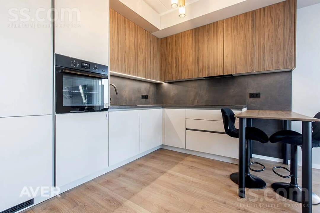 Trīsistabu dzīvoklis — Eizenšteina 47a — vēl bildes