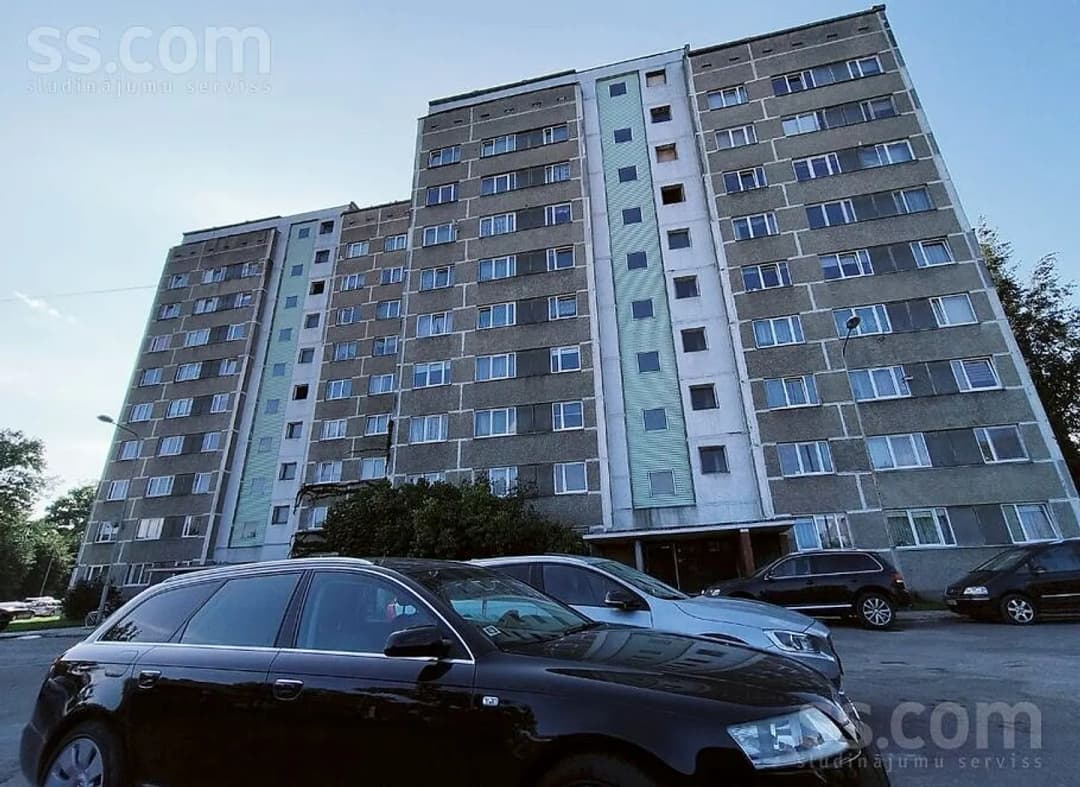 Trīsistabu dzīvoklis — Dambja Iela 2
