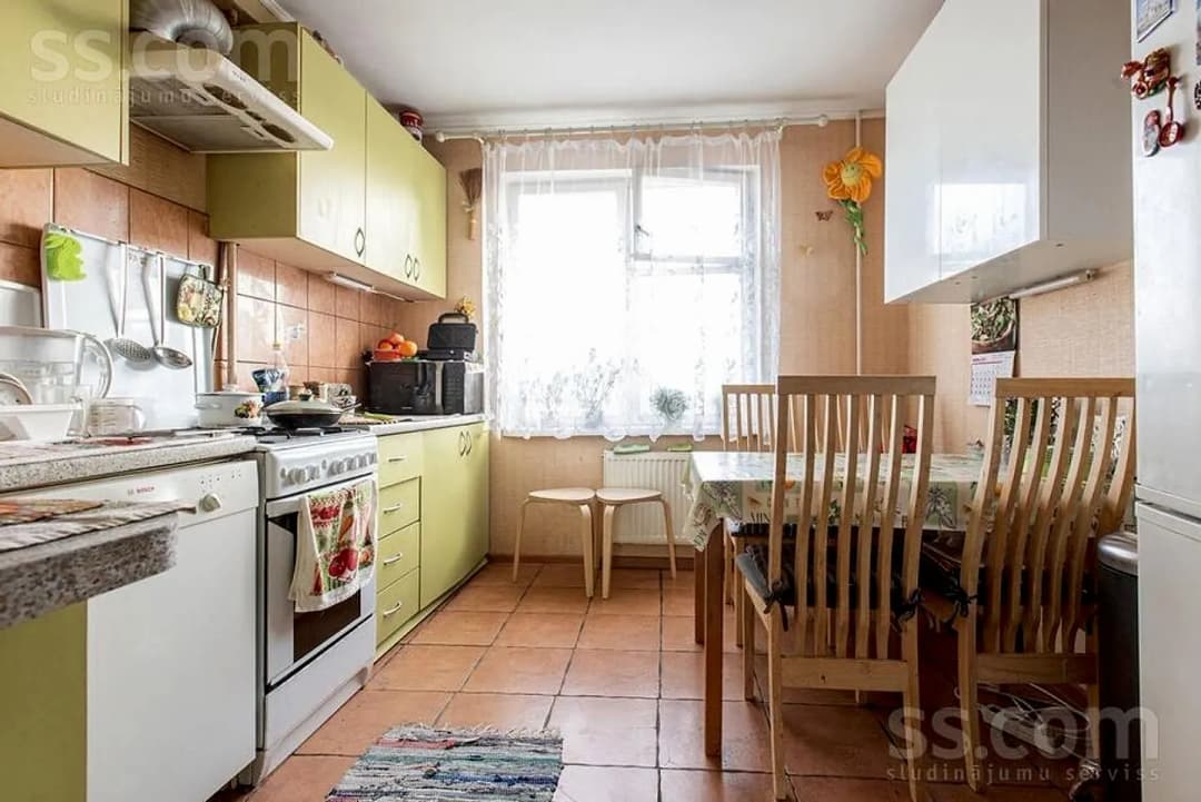 4 istabu dzīvoklis — Grestes 10