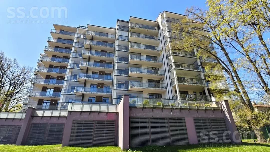 4 istabu dzīvoklis — Juglas 10