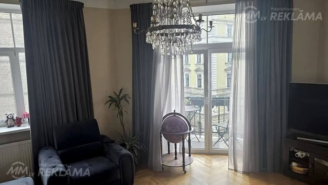 Dzīvoklis ar raksturu klusā pagalmā Rīgas centrs