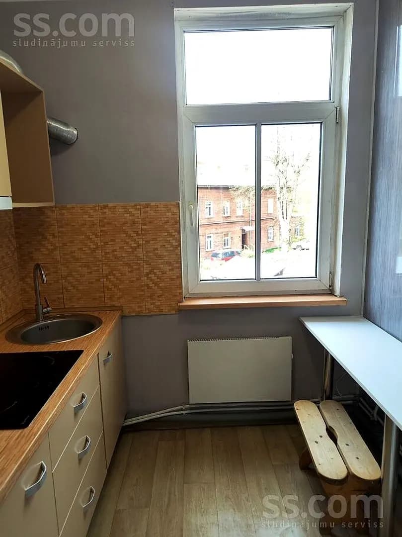 Vienistabas dzīvoklis — M. Nometņu 97 — vēl bildes
