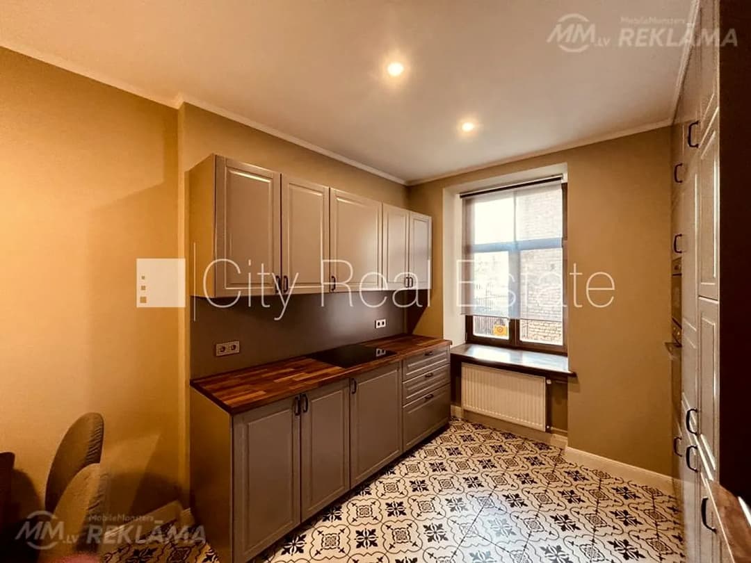 Dzīvoklis Rīgā, Centrā, 79 м², 3 ist., 1 stāvs — vēl bildes