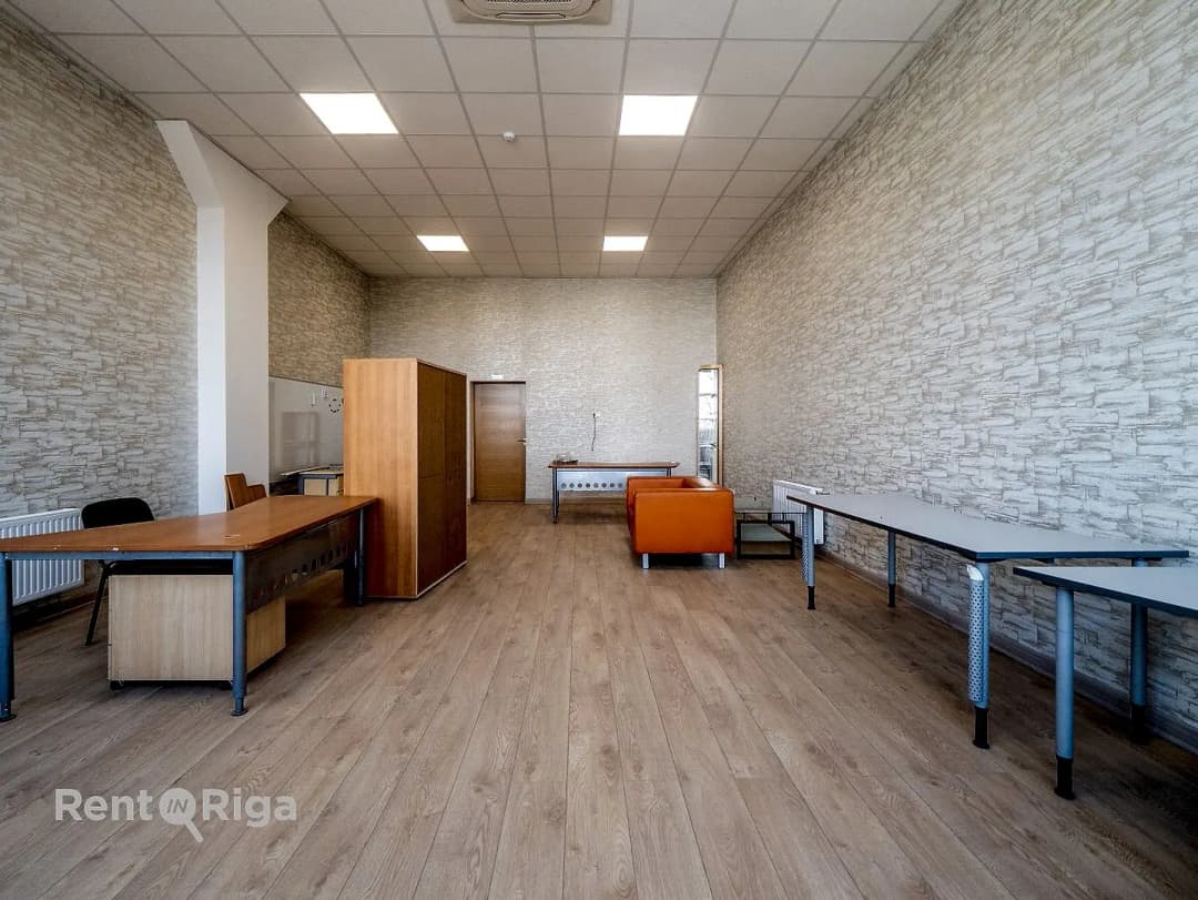 Uriekstes 4a, Centrs — vēl bildes