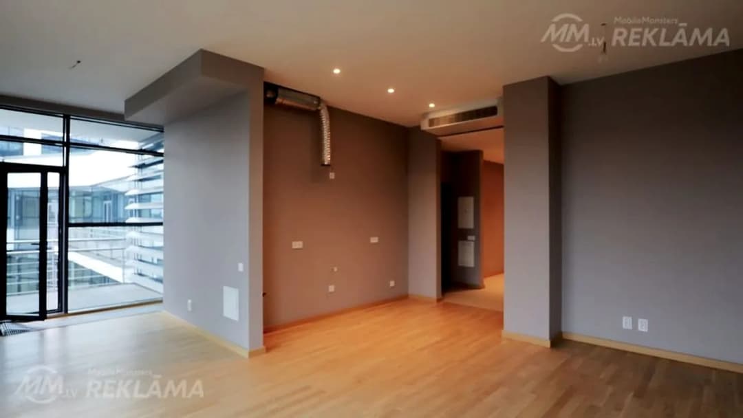 Kvalitatīvs un ērts divistabu apartaments Jūrmalas projektā — bilde 3