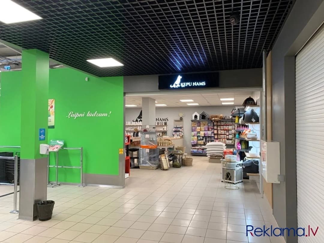 Veikala telpas Elvi tirdzniecības centrā. - Telpa izbūvēta no jauna, neviens nomnieks tur nav — vēl bildes