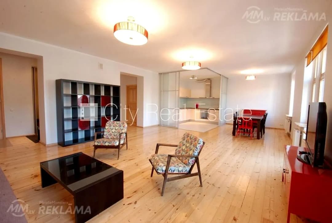 Dzīvoklis Rīgā, Centrā, 110 м², 3 ist., 5 stāvs