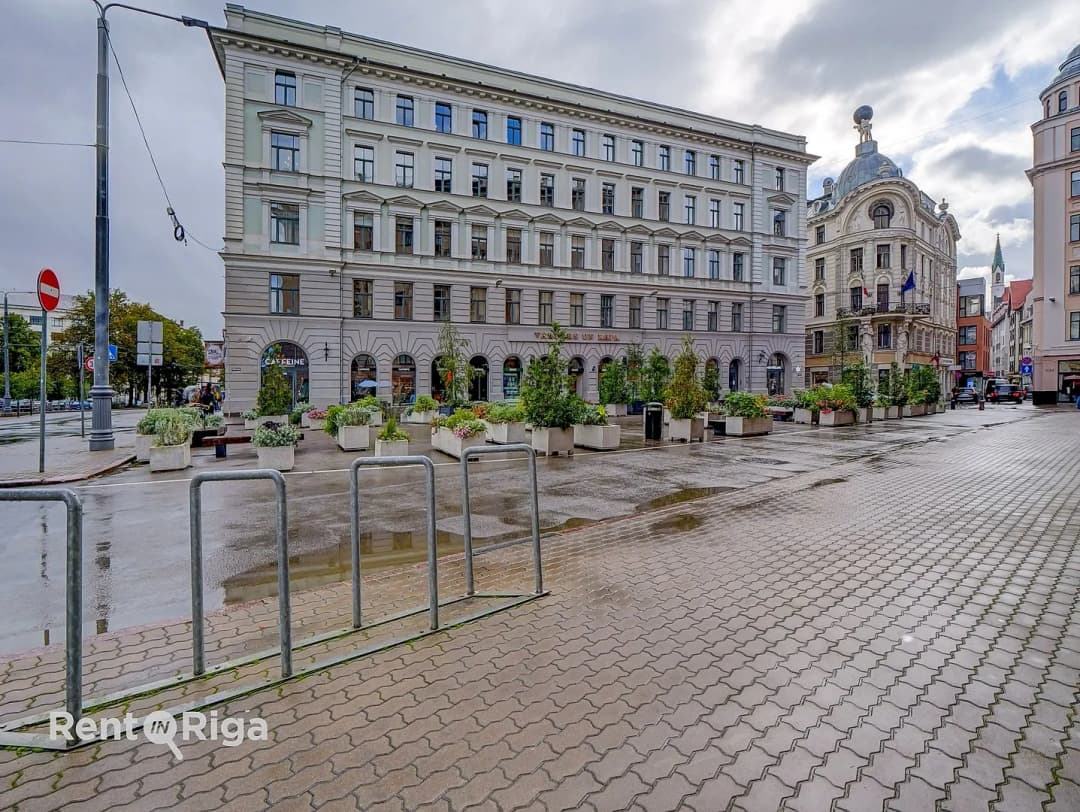 Aspāzijas bulvāris 24, Vecrīga