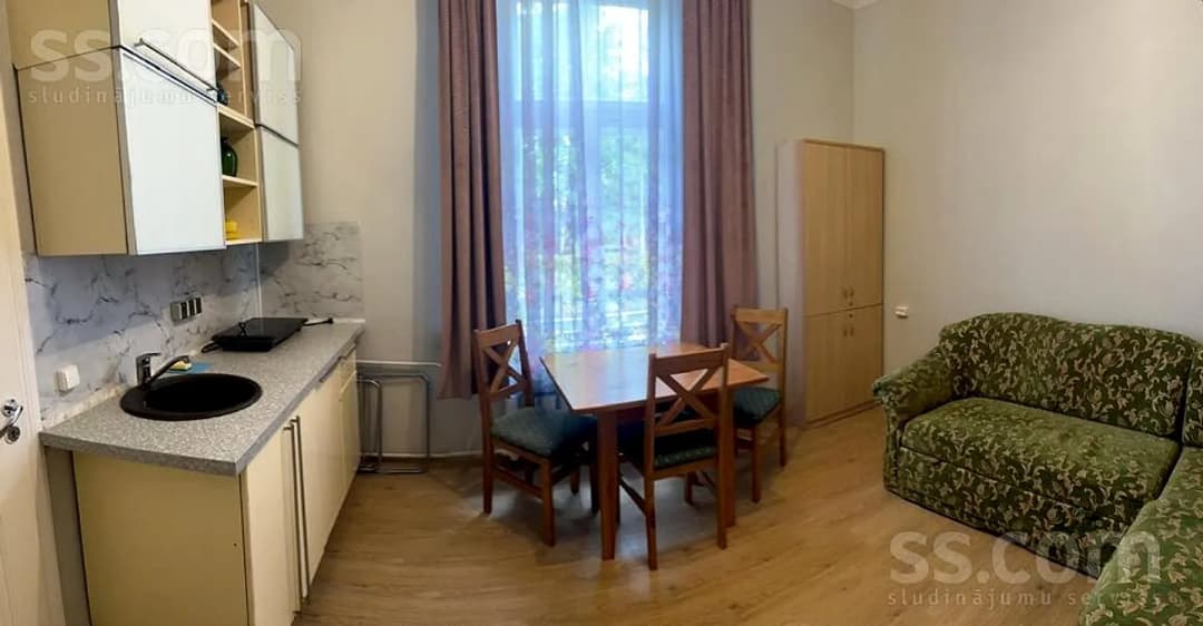 Divistabu dzīvoklis — Кр. Барона 10