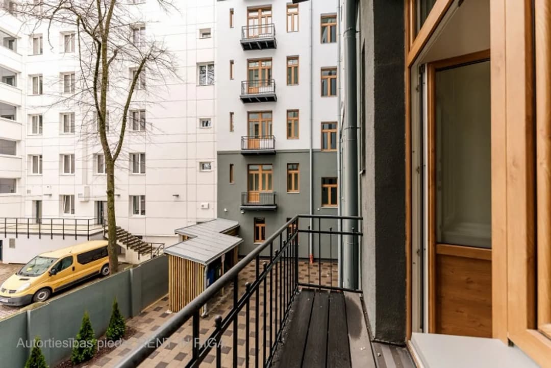 Divistabu dzīvoklis — Valdemāra iela 61 — vēl bildes