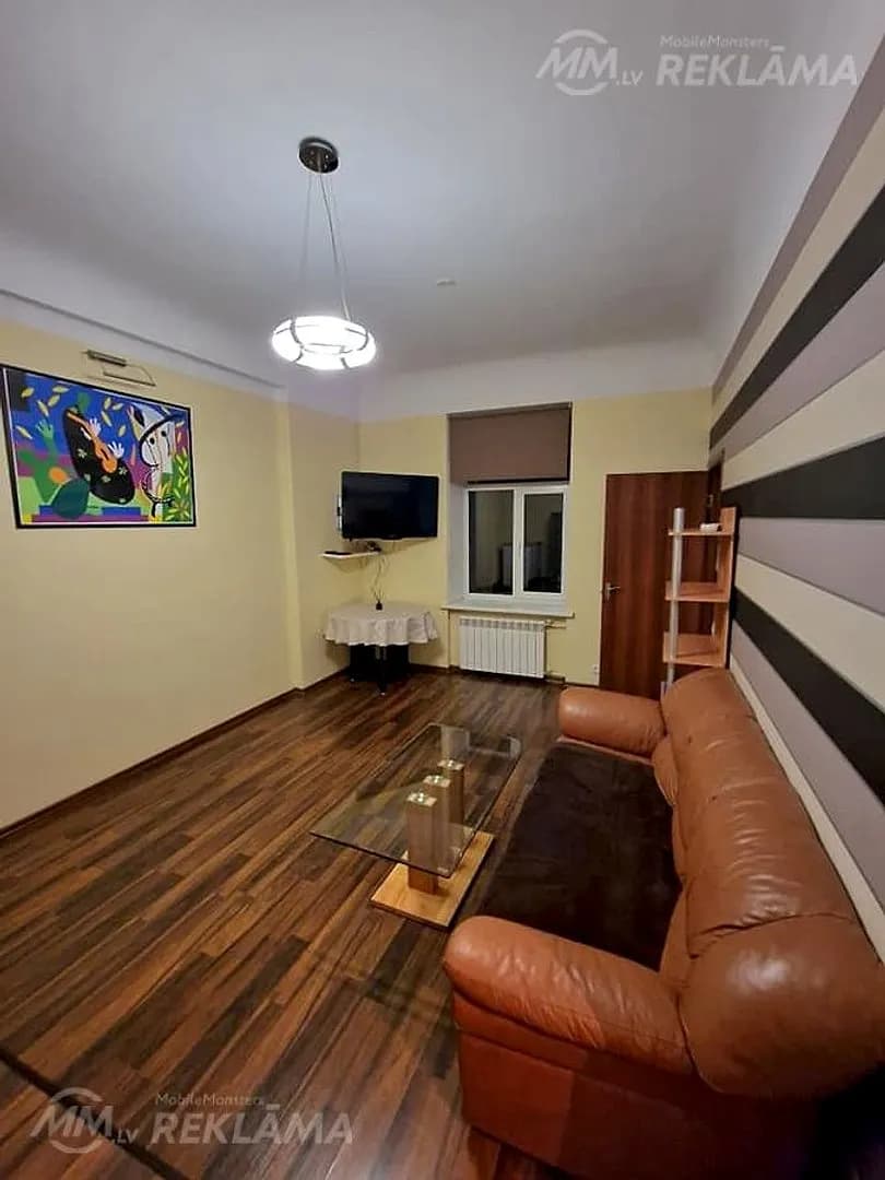 Izīrē 2 istabu 40 m2 dzīvokli pašā centrā renovētā namā A.Čaka ielā 33 — bilde 2