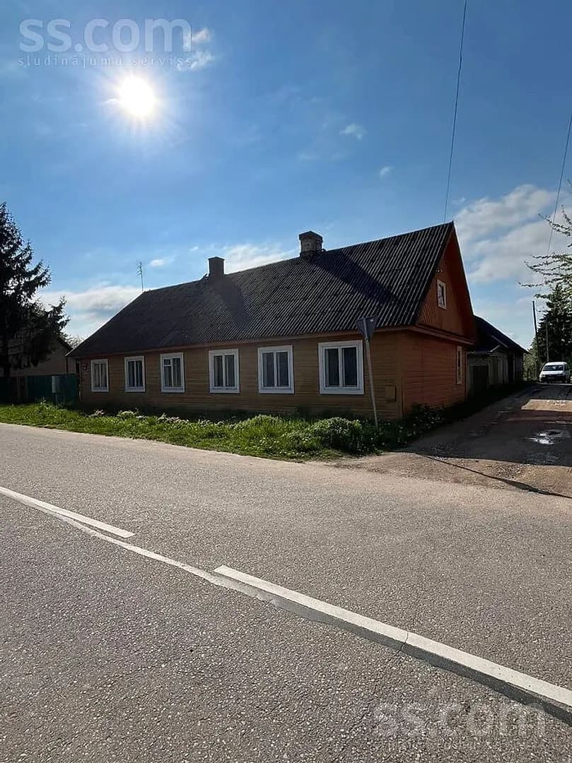Māja — Domes iela 13