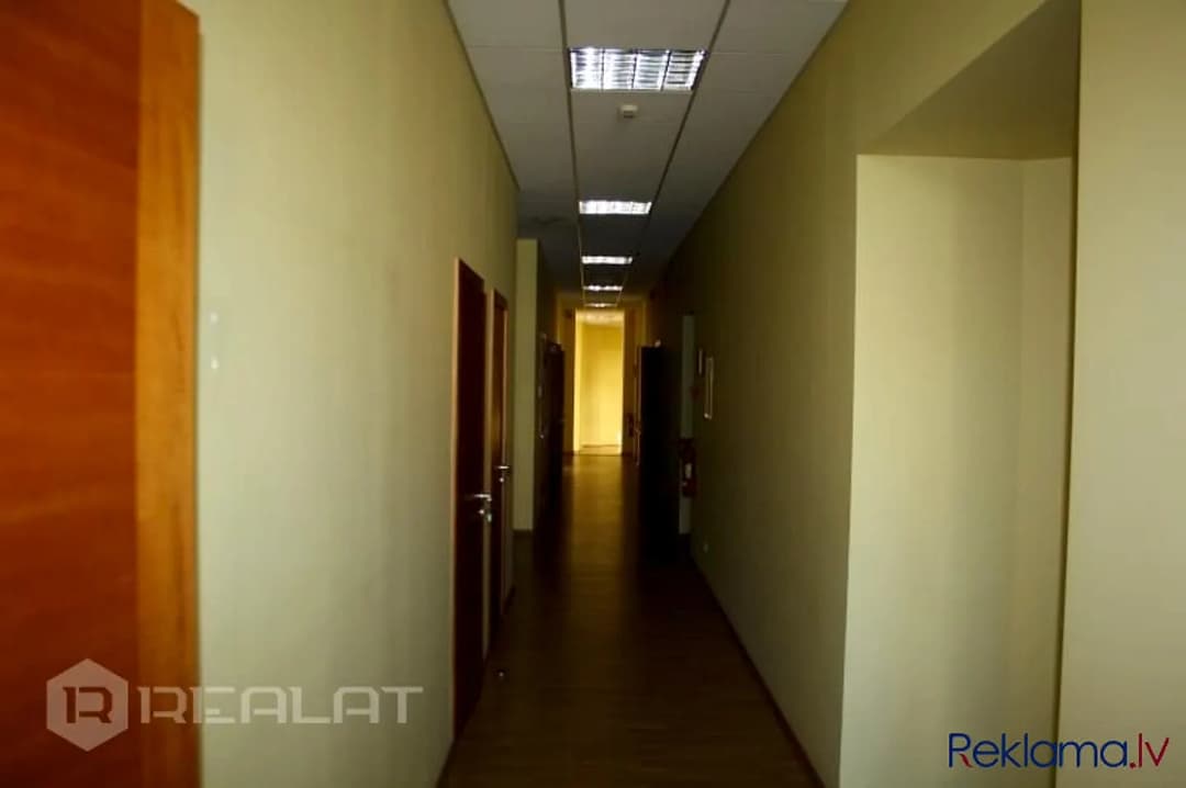 Plašs 4 istabu dzīvoklis ar balkonu jaunajā projektā Vītolu Parks daba, komforts un saulrieti — bilde 3