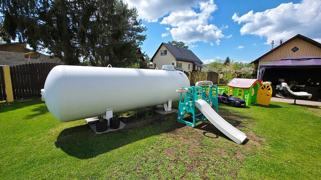 Komerctelpas — Salaspils novads, Salaspils pag., Avoti 253, Avoti — vēl bildes