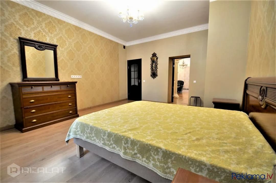 Atjaunots un skaists dzīvoklis pašā Rīgas centrā Plānojums - 3 istabas (izolētas), Zāle, — vēl bildes