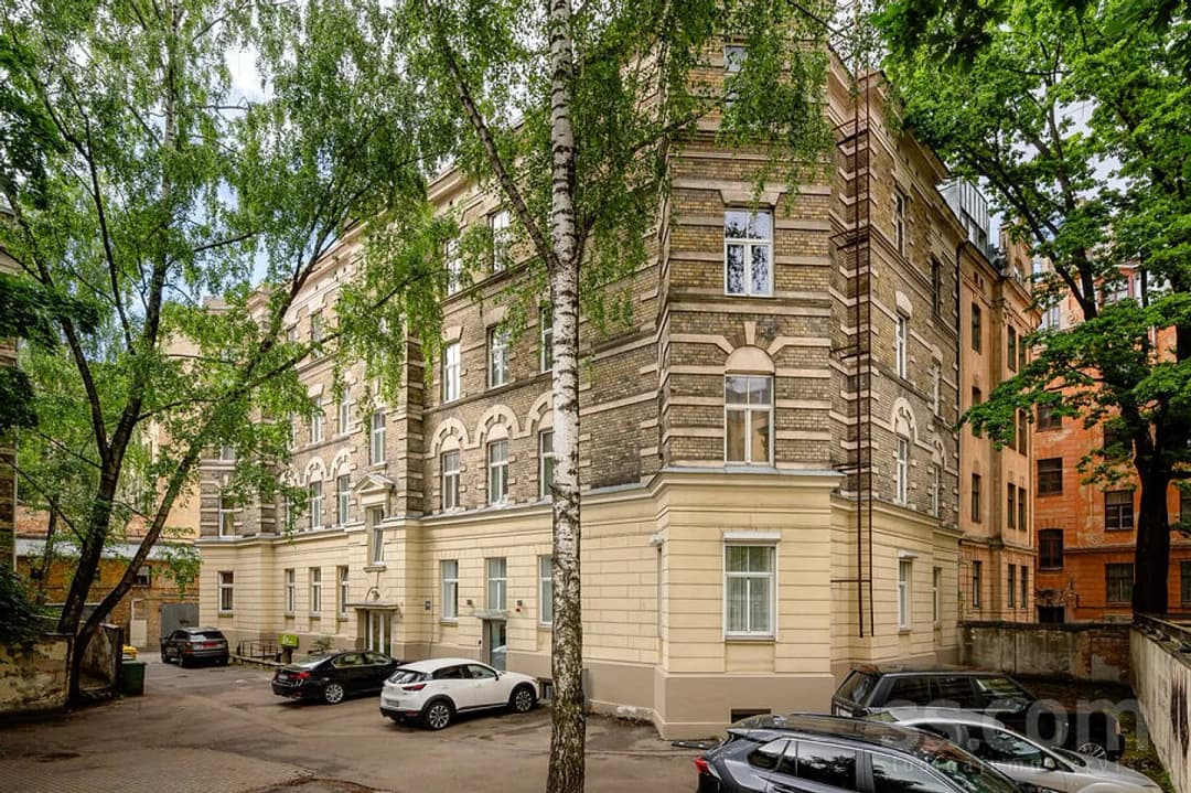 6 istabu dzīvoklis — Elizabetes 29b